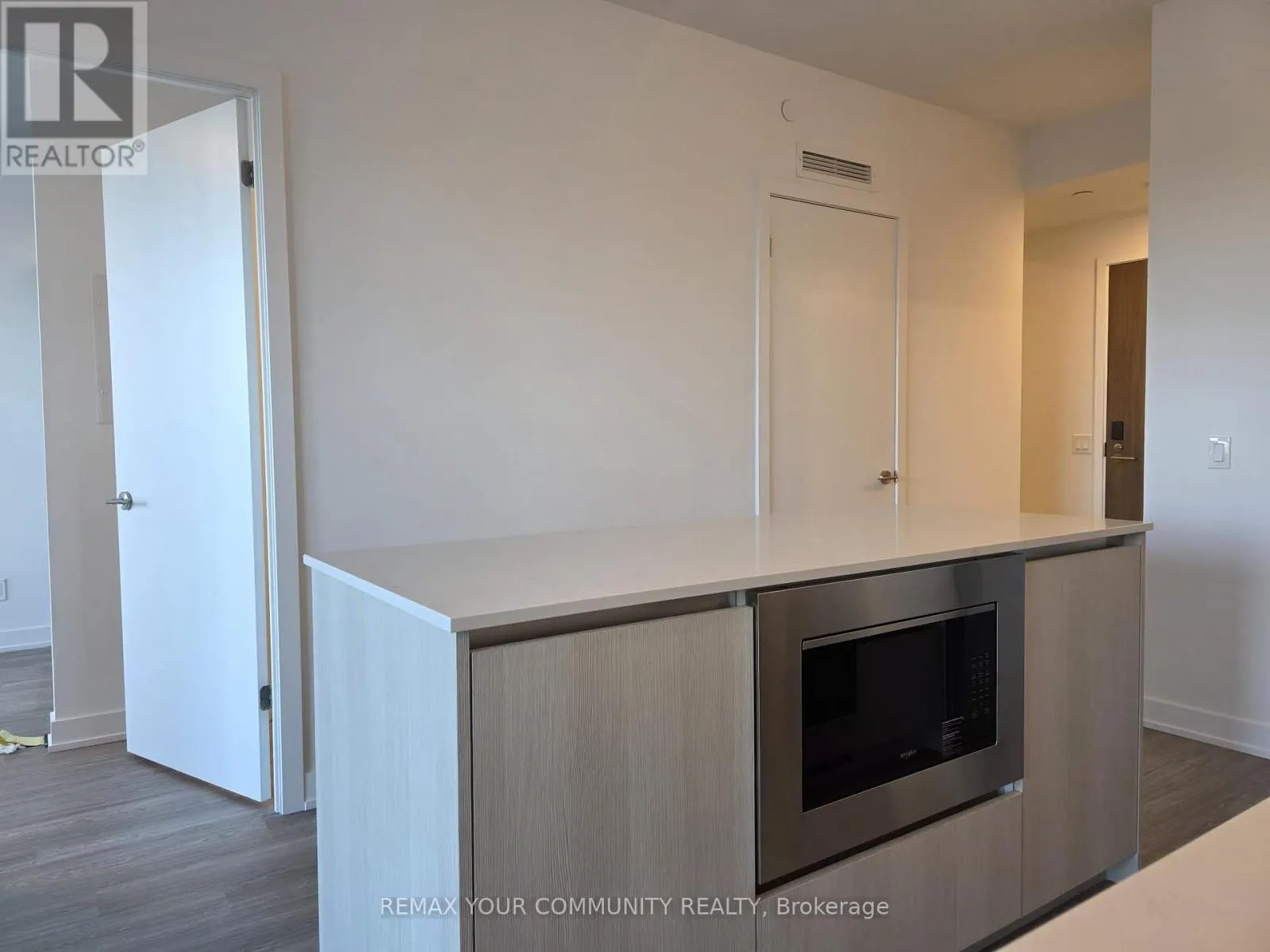313 - 8188 YONGE STREET