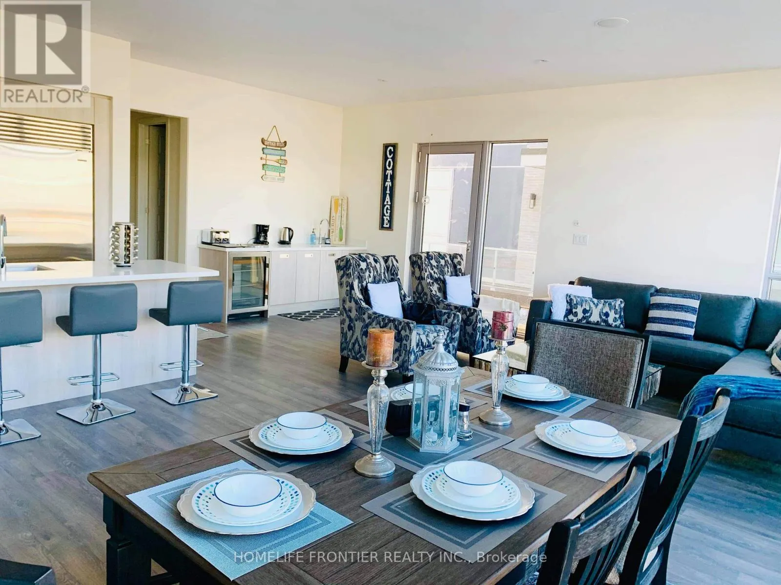 3650 FERRETTI COURT