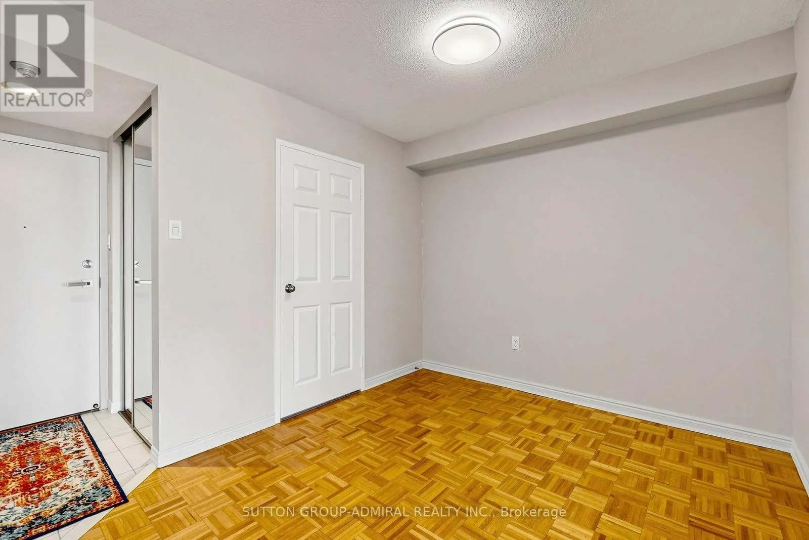 1210 - 7601 BATHURST STREET