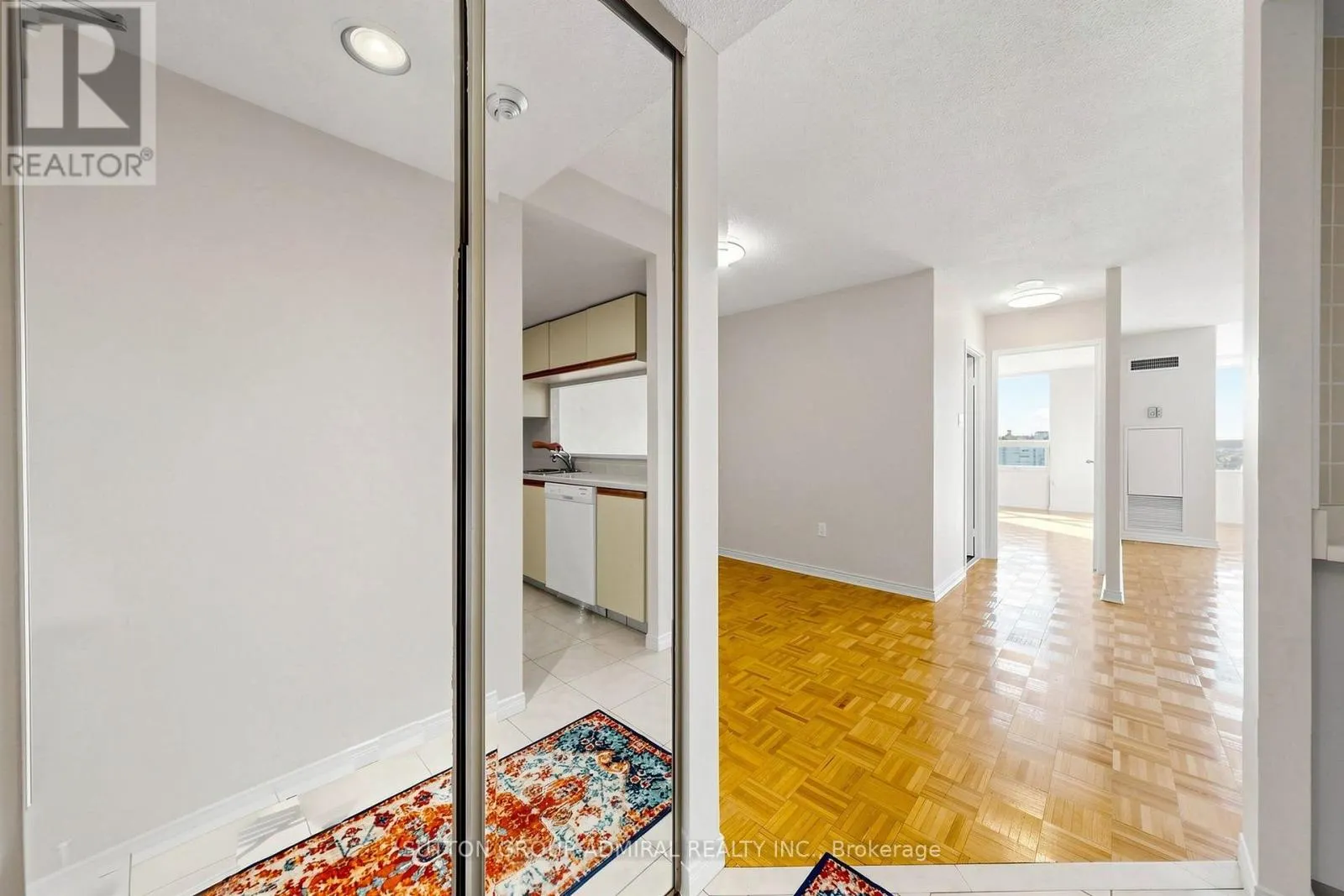 1210 - 7601 BATHURST STREET