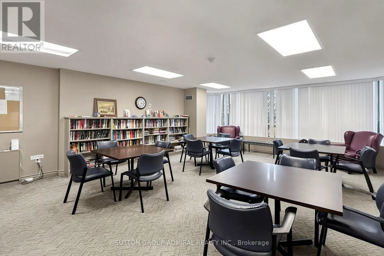 1210 - 7601 BATHURST STREET