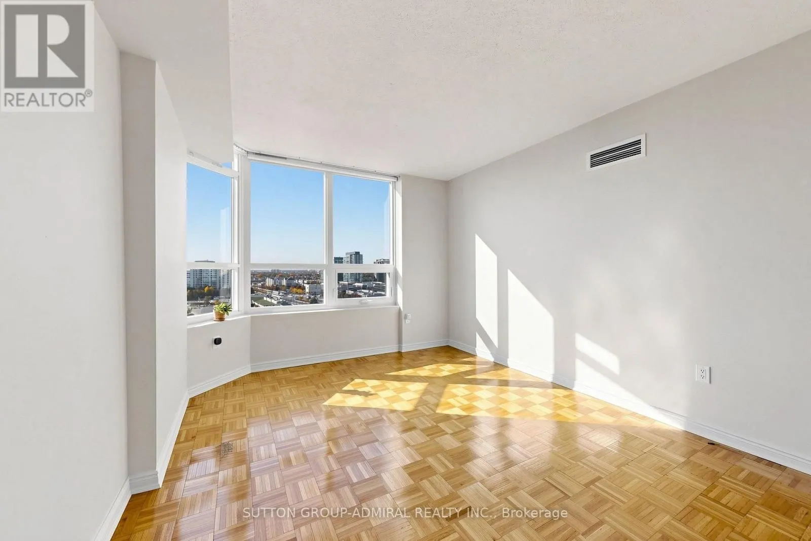 1210 - 7601 BATHURST STREET
