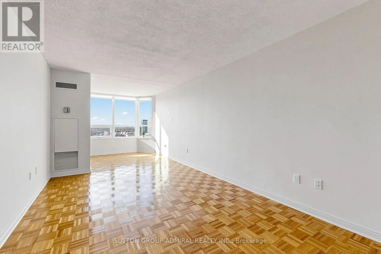 1210 - 7601 BATHURST STREET