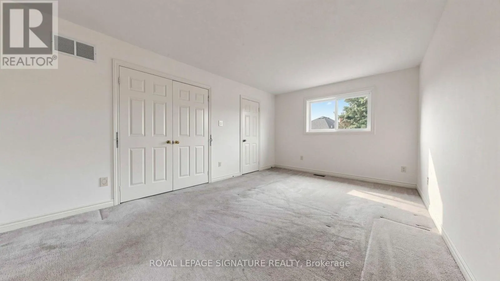 93 SOHO CRESCENT