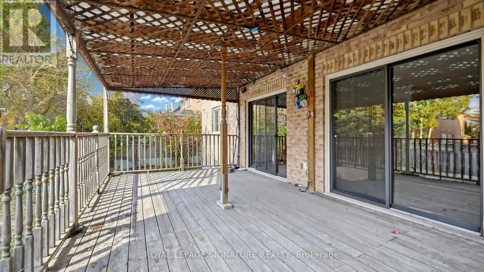 93 SOHO CRESCENT