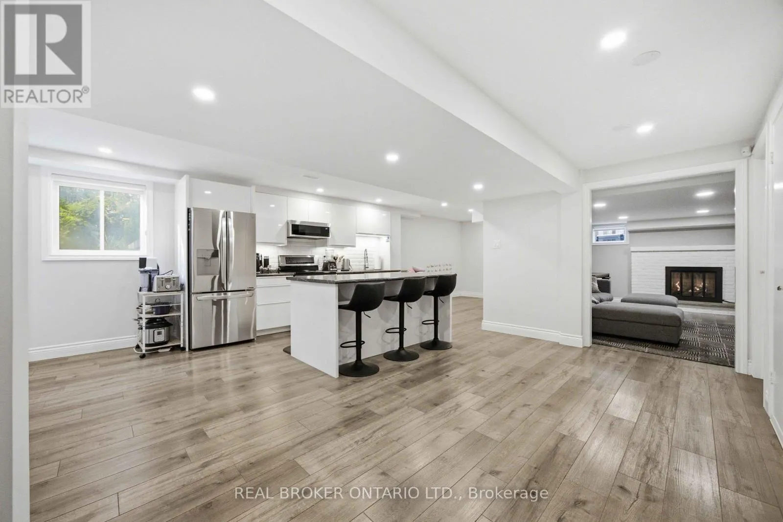38 WOOTTEN WAY N