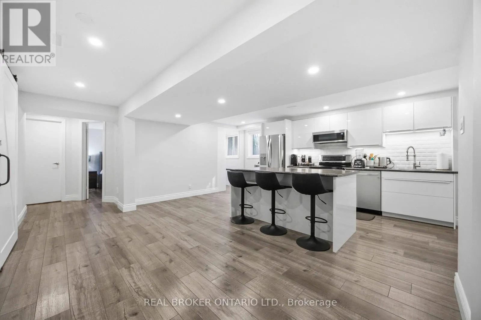 38 WOOTTEN WAY N