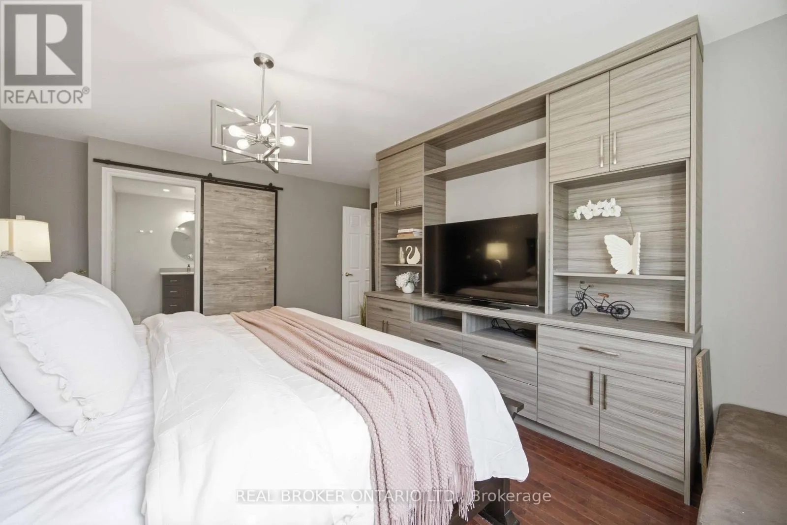 38 WOOTTEN WAY N