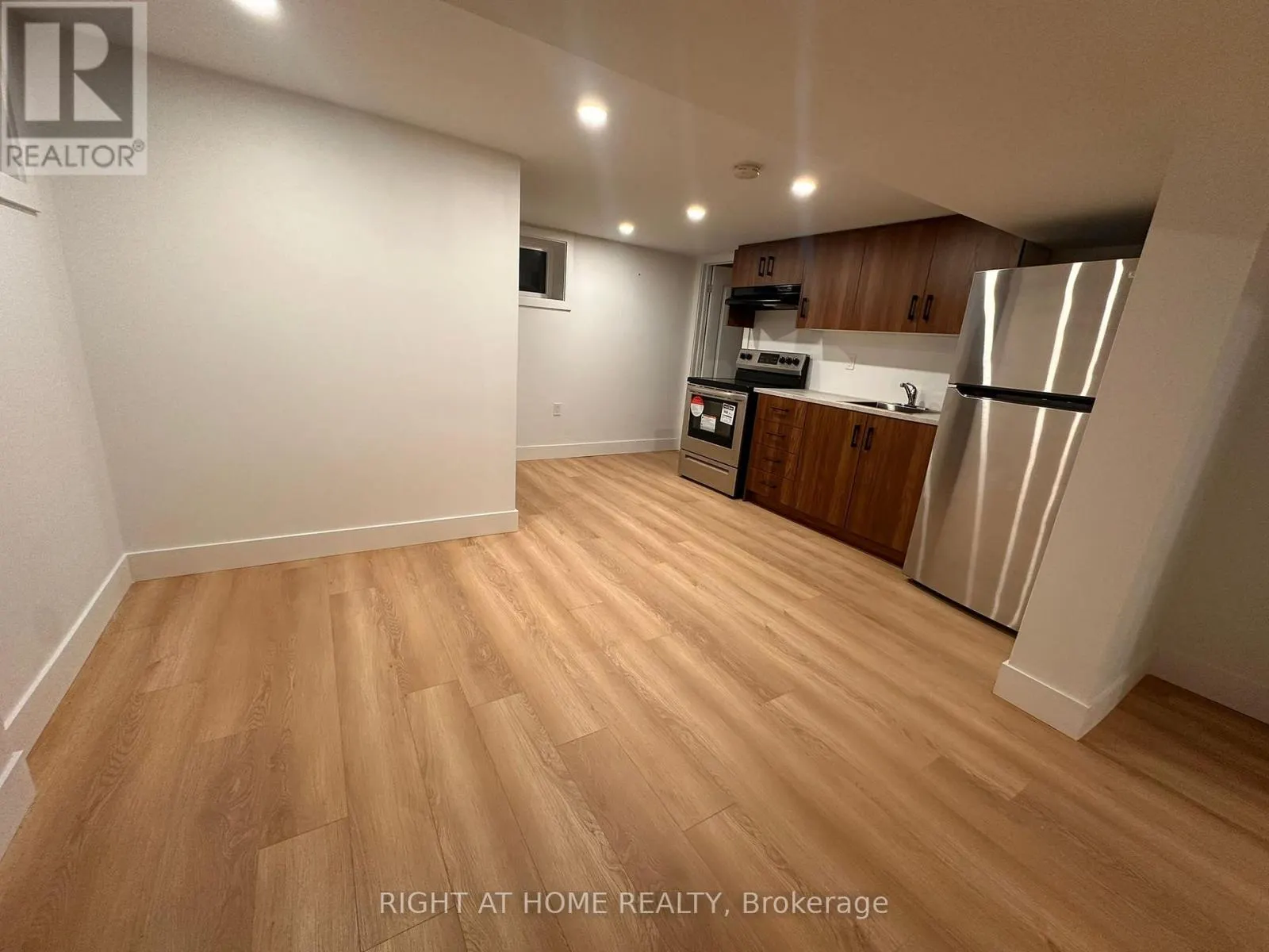 BSMT 1 - 24 SUNBAY COURT
