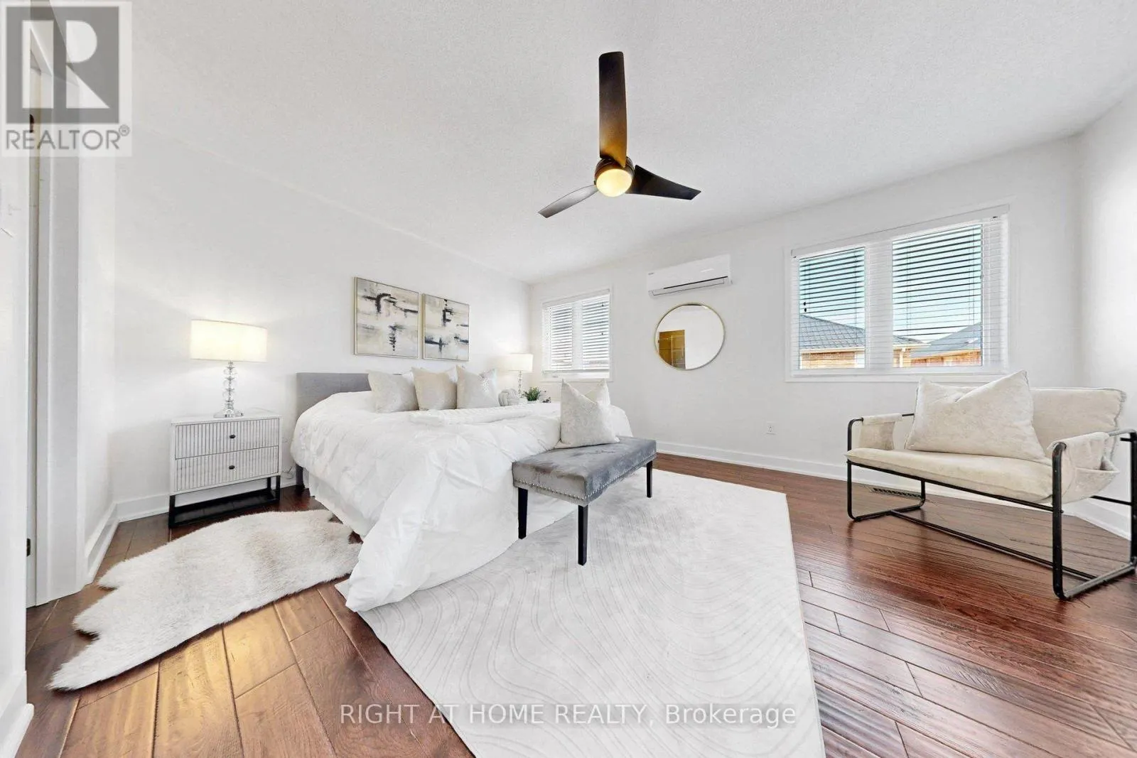 27 CHAMBERSBURG WAY