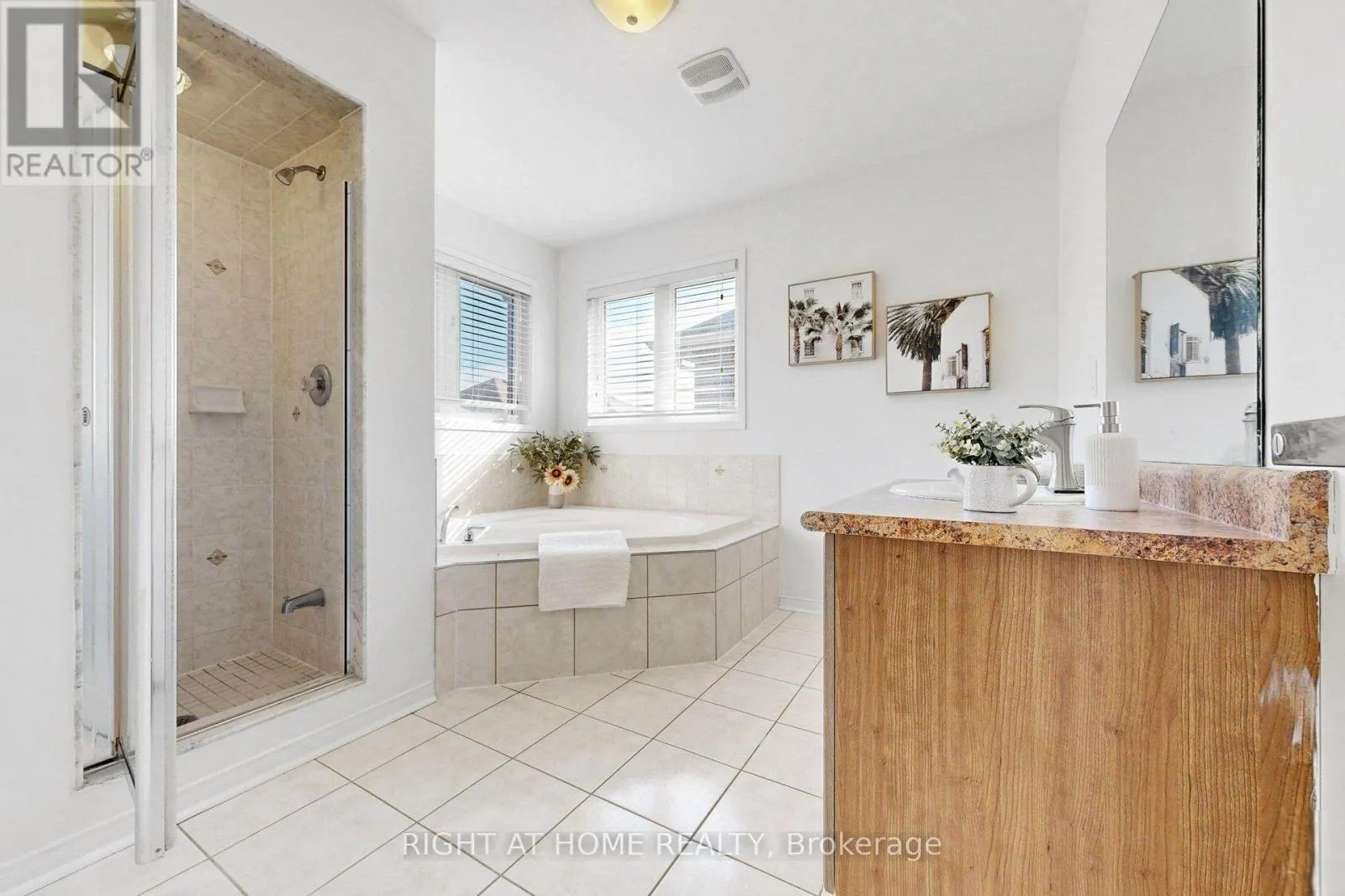 27 CHAMBERSBURG WAY