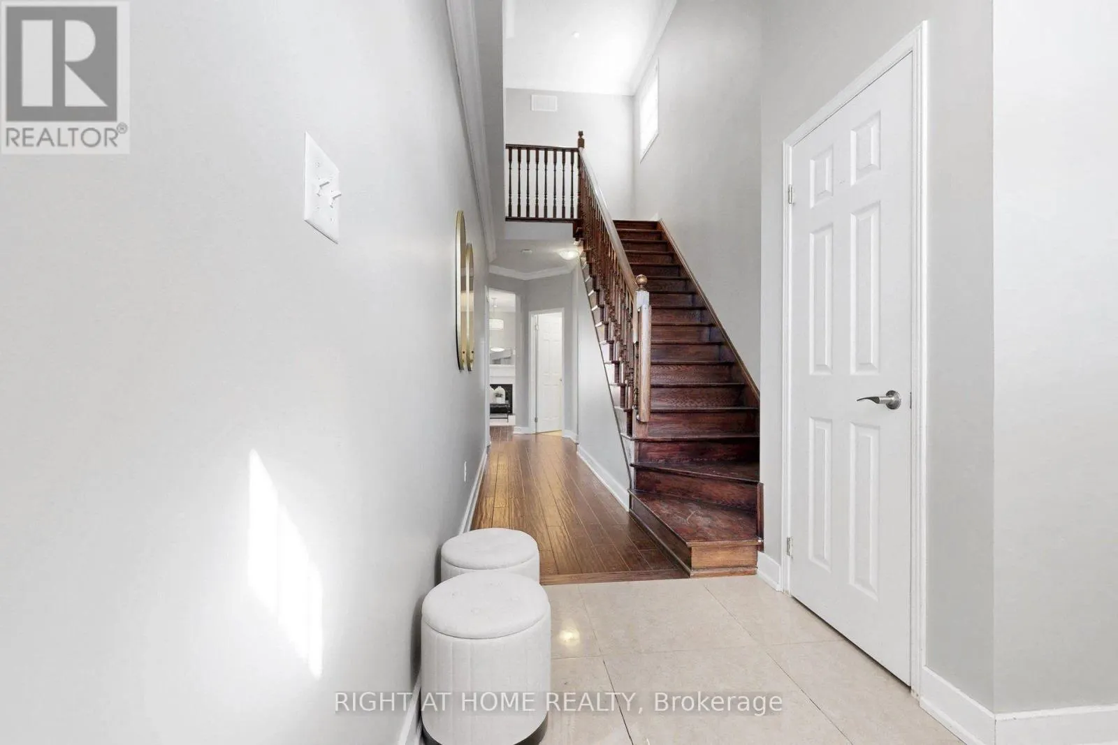 27 CHAMBERSBURG WAY