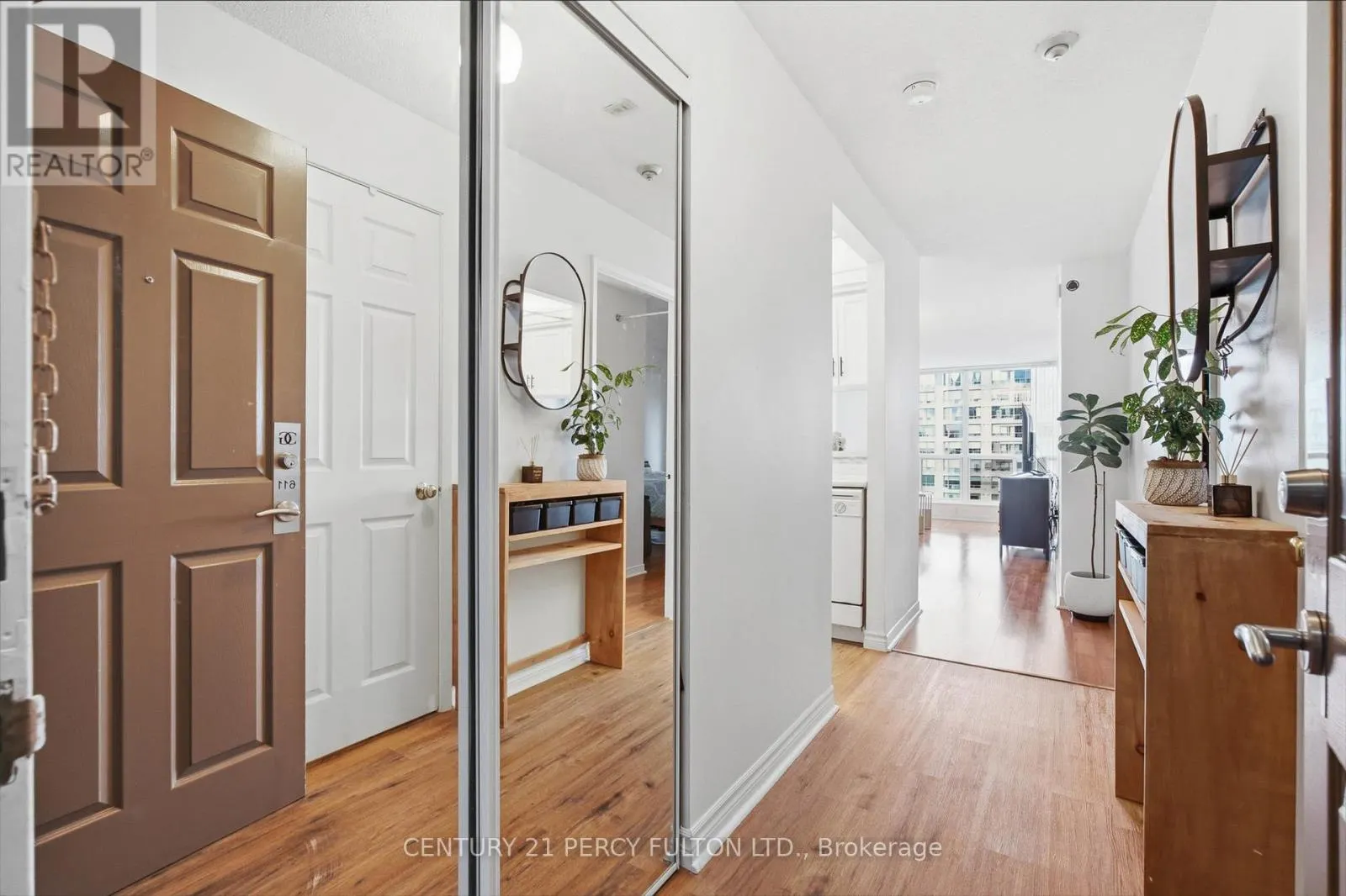 611 - 309 MAJOR MACKENZIE AVENUE