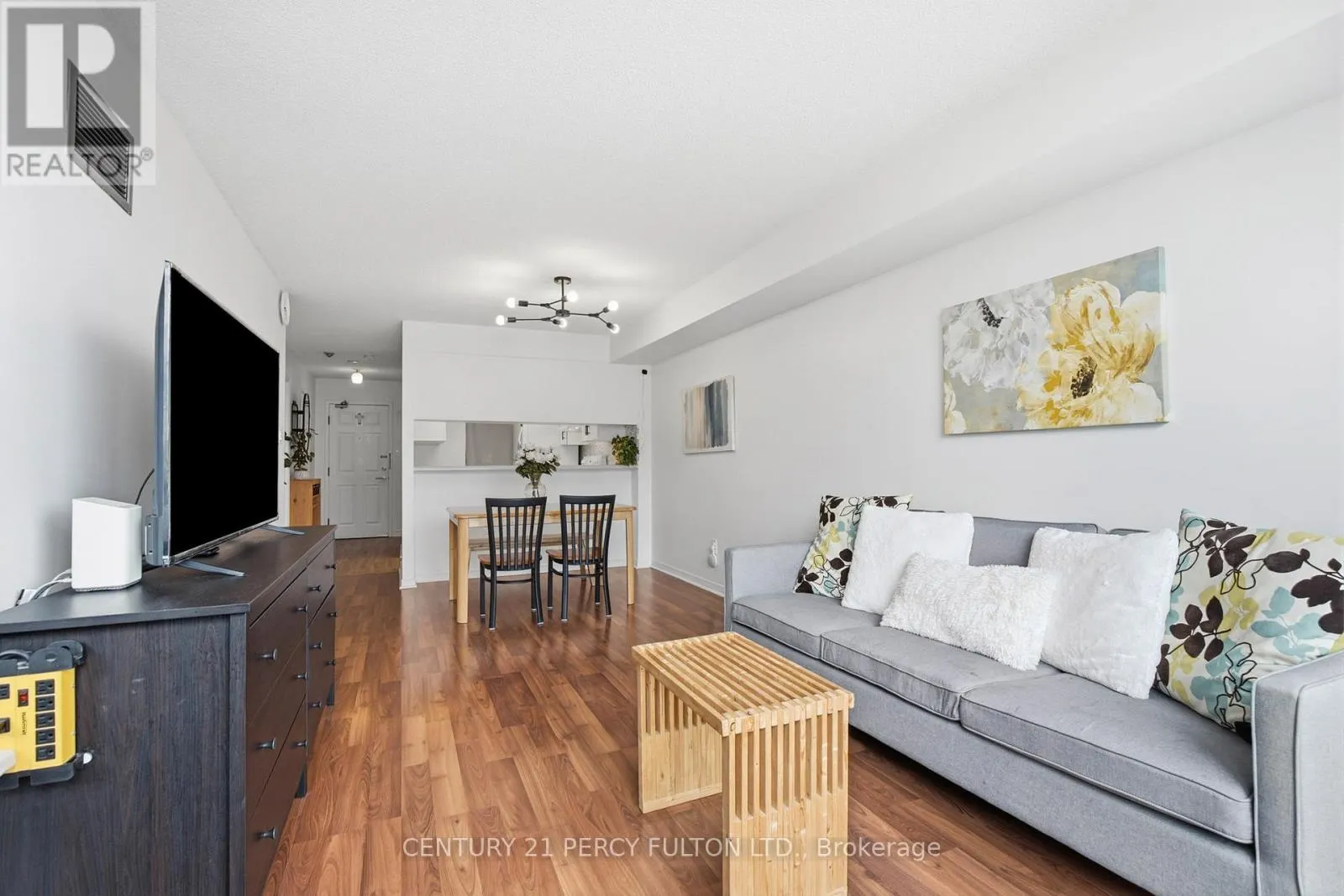 611 - 309 MAJOR MACKENZIE AVENUE