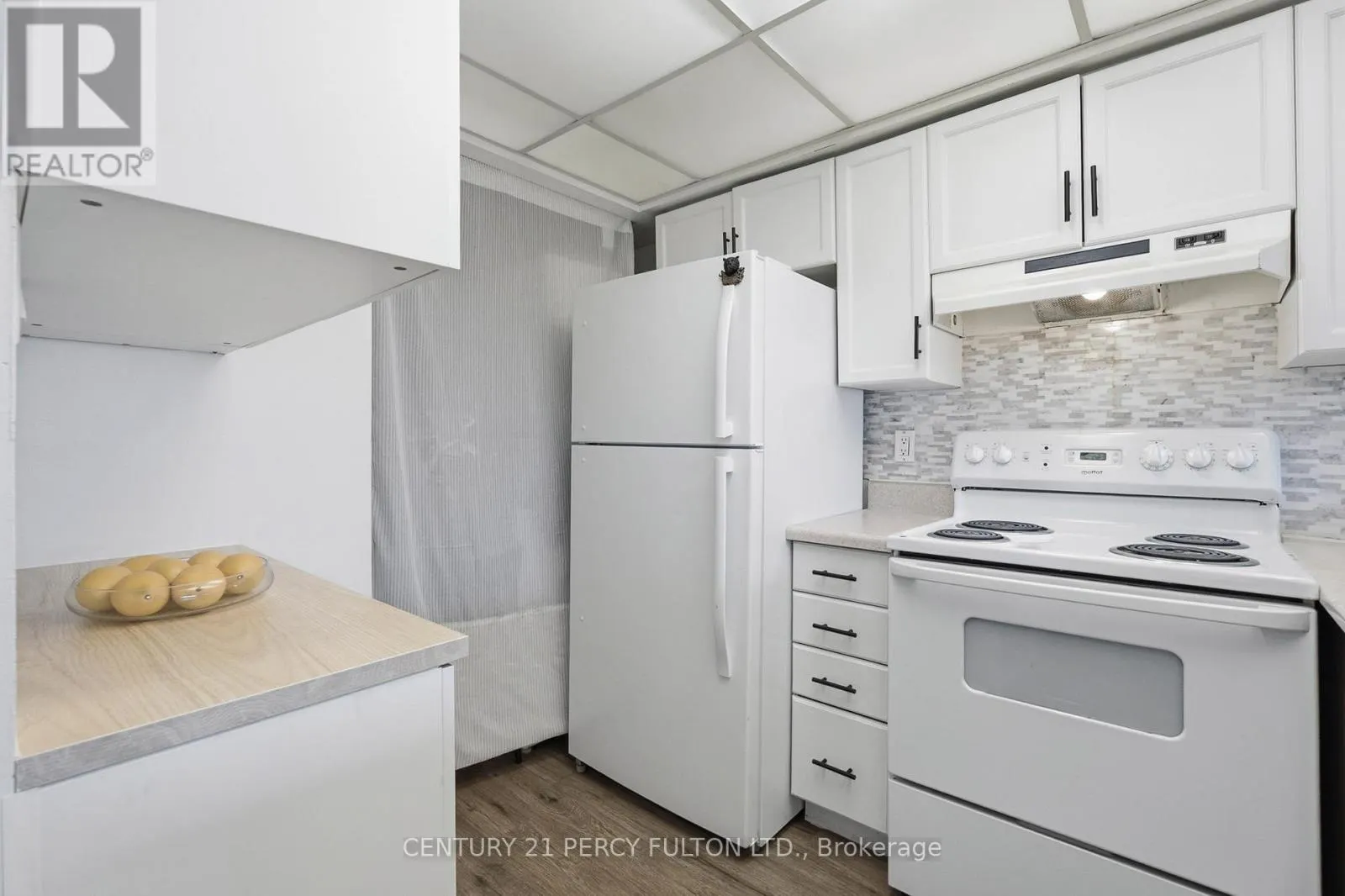 611 - 309 MAJOR MACKENZIE AVENUE