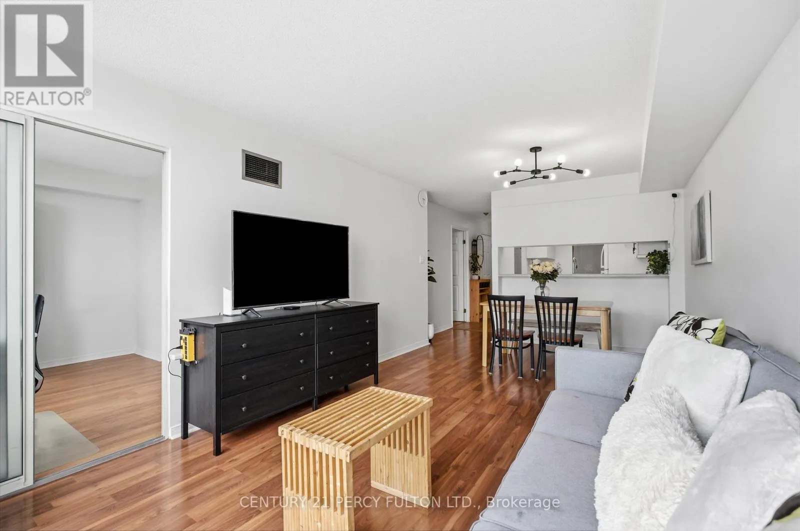 611 - 309 MAJOR MACKENZIE AVENUE