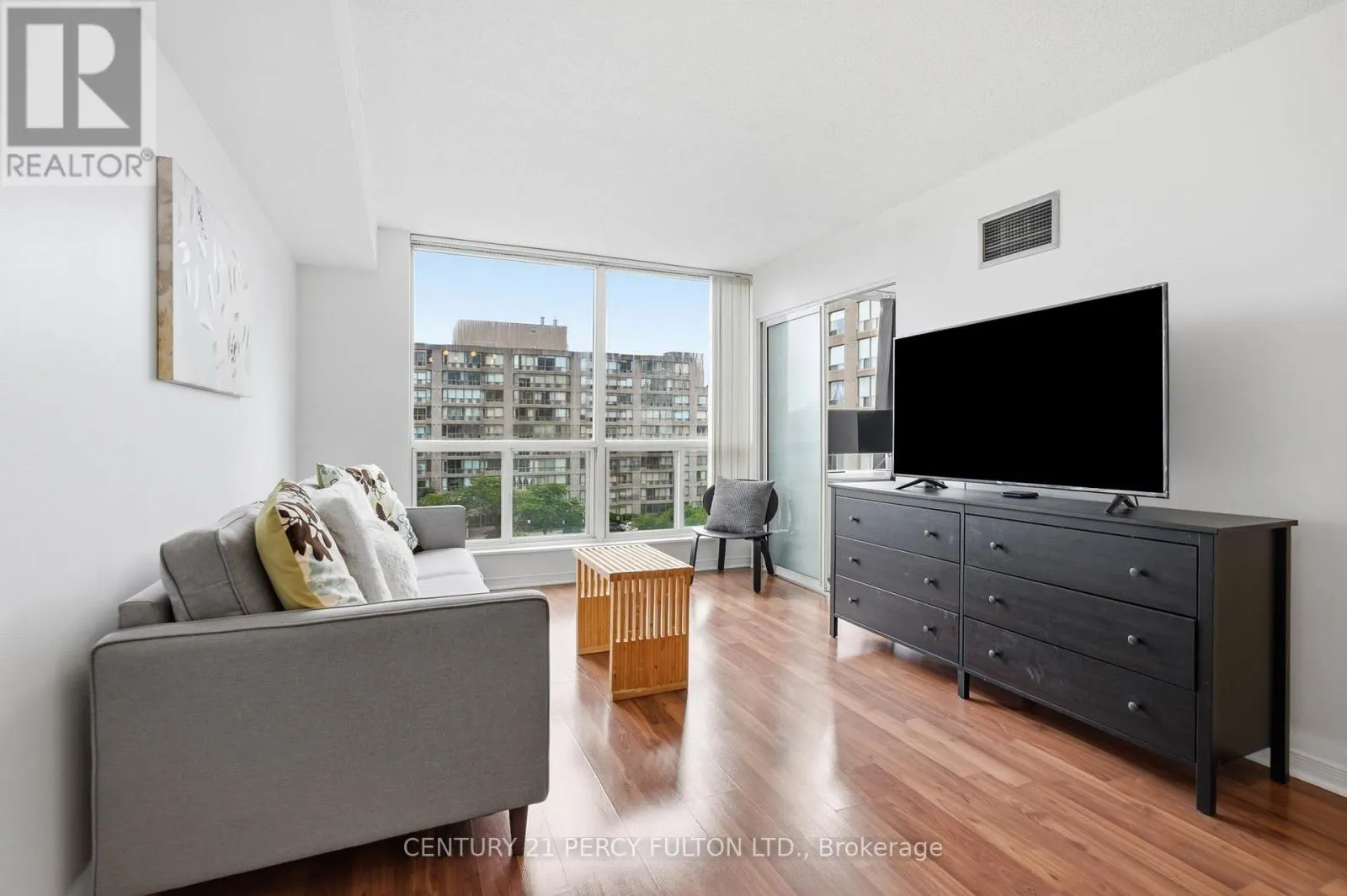 611 - 309 MAJOR MACKENZIE AVENUE