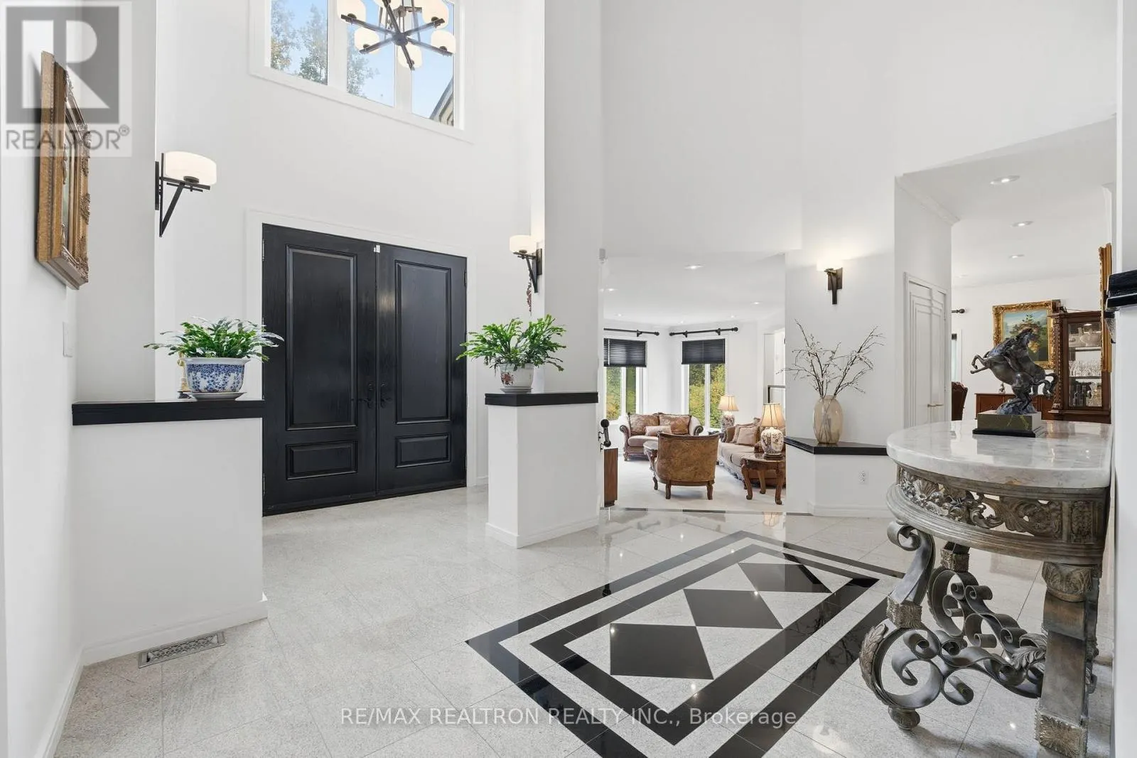 630 WOODLAND ACRES CRESCENT