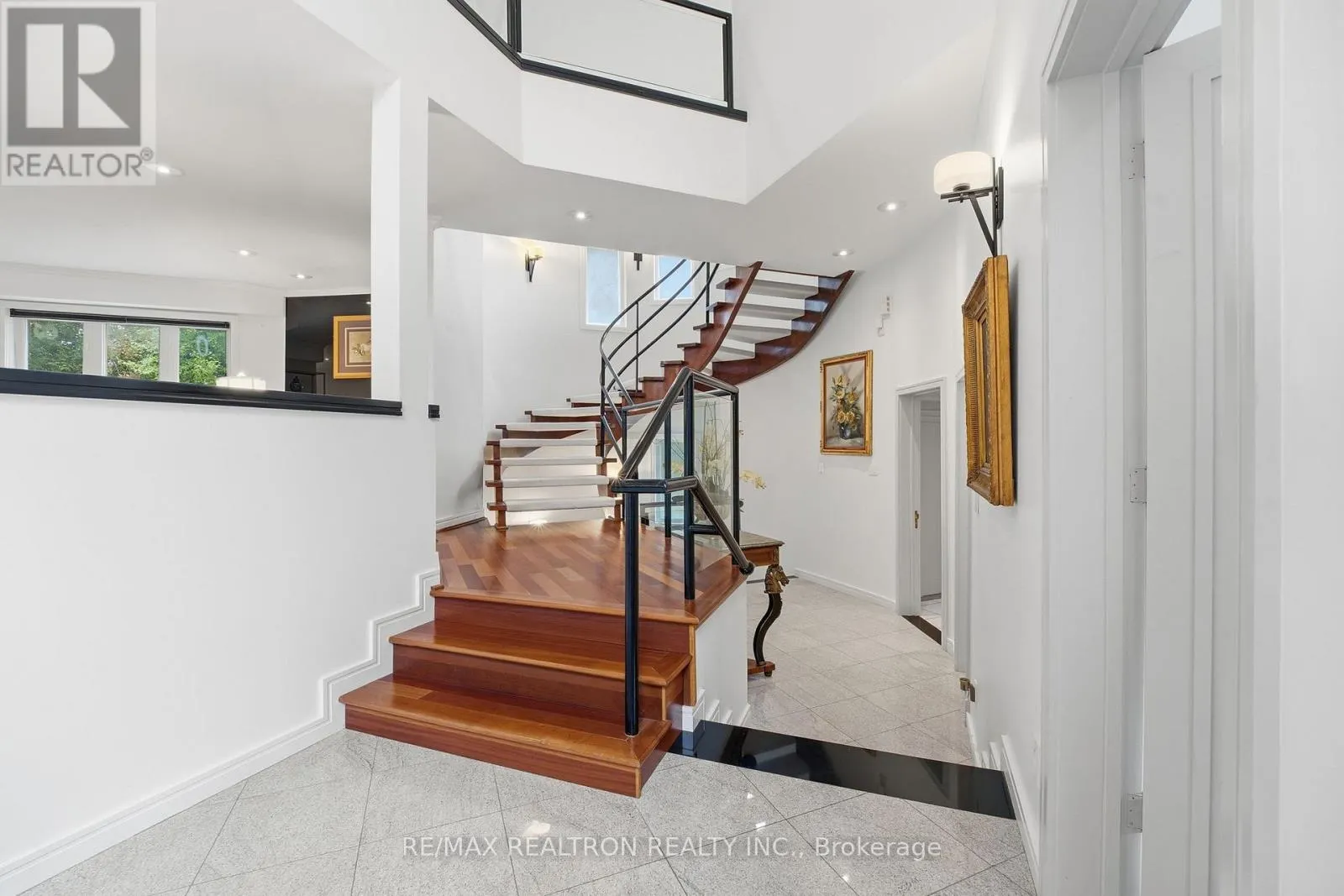 630 WOODLAND ACRES CRESCENT