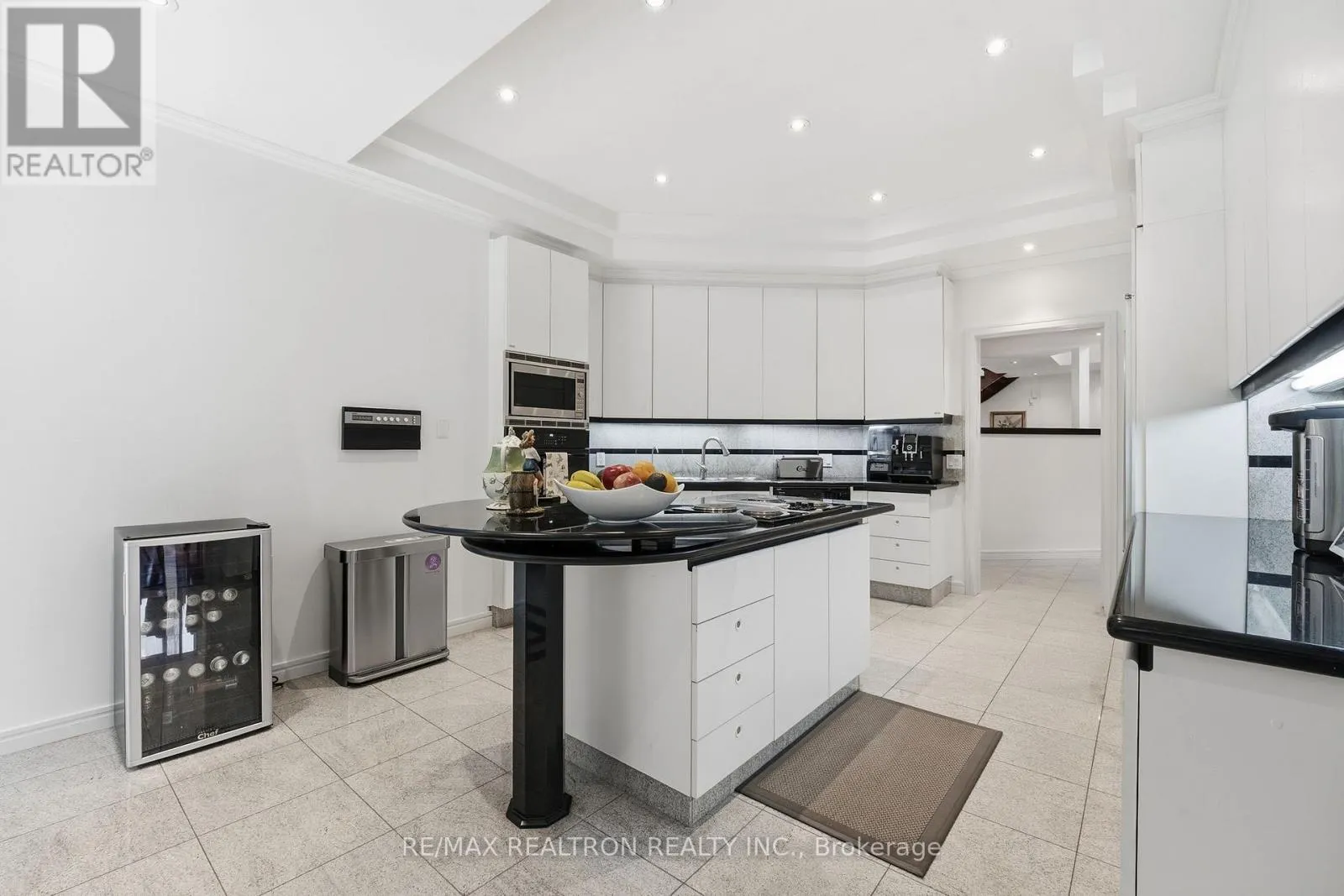 630 WOODLAND ACRES CRESCENT