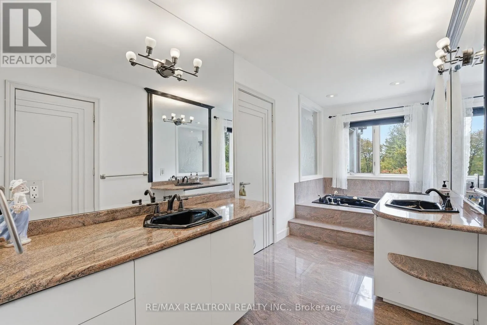 630 WOODLAND ACRES CRESCENT