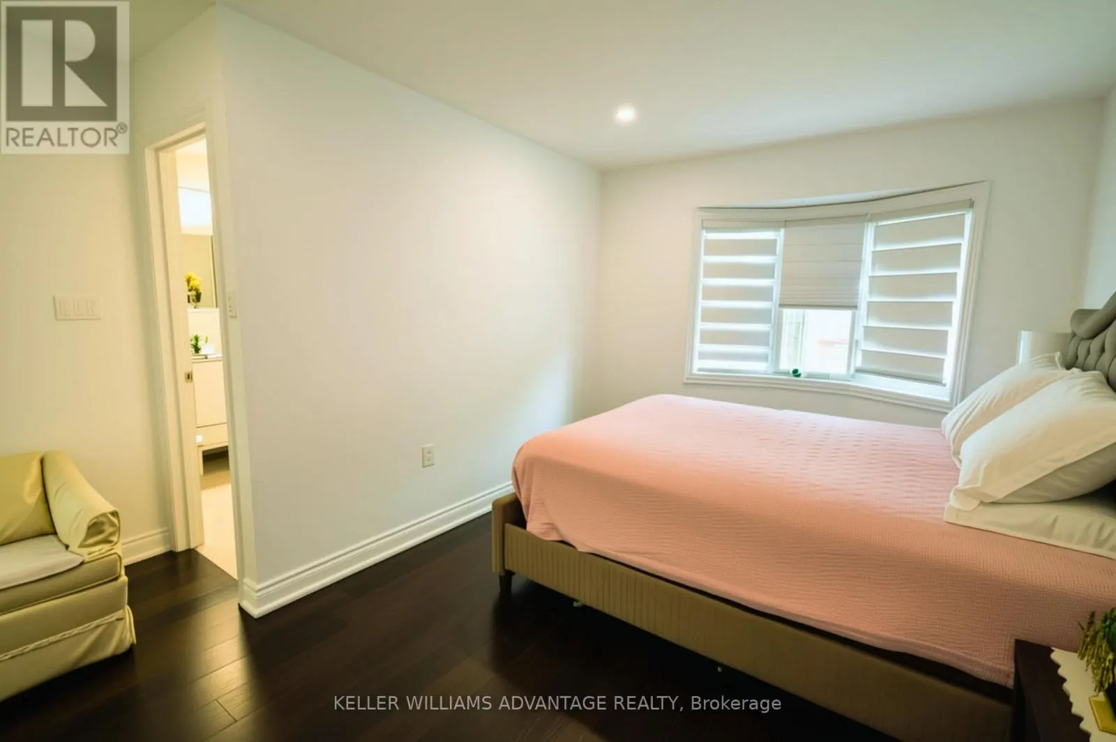 11 - 190 HARDING BOULEVARD W