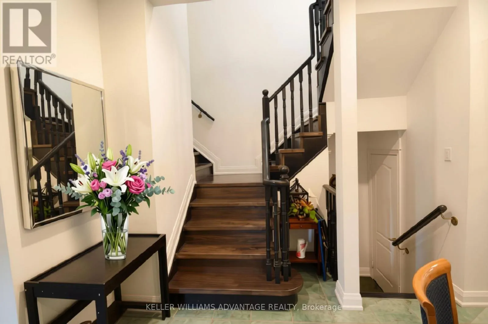 11 - 190 HARDING BOULEVARD W