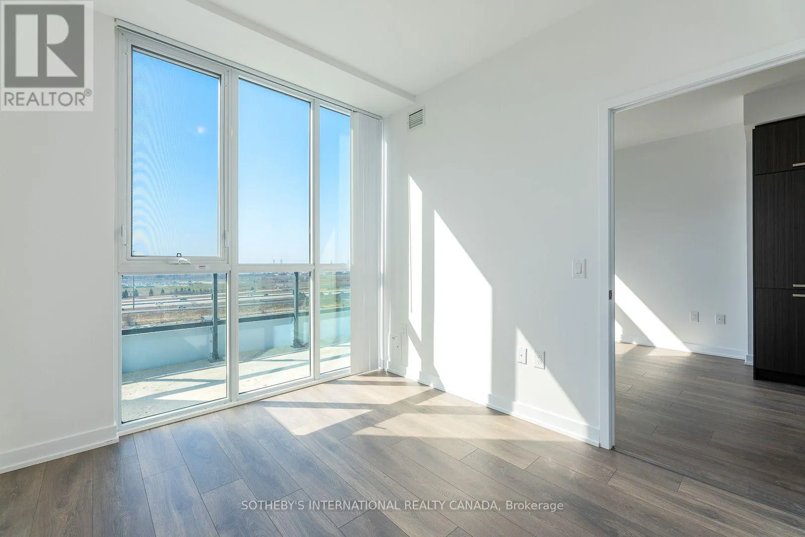 1110 - 38 HONEYCRISP CRESCENT