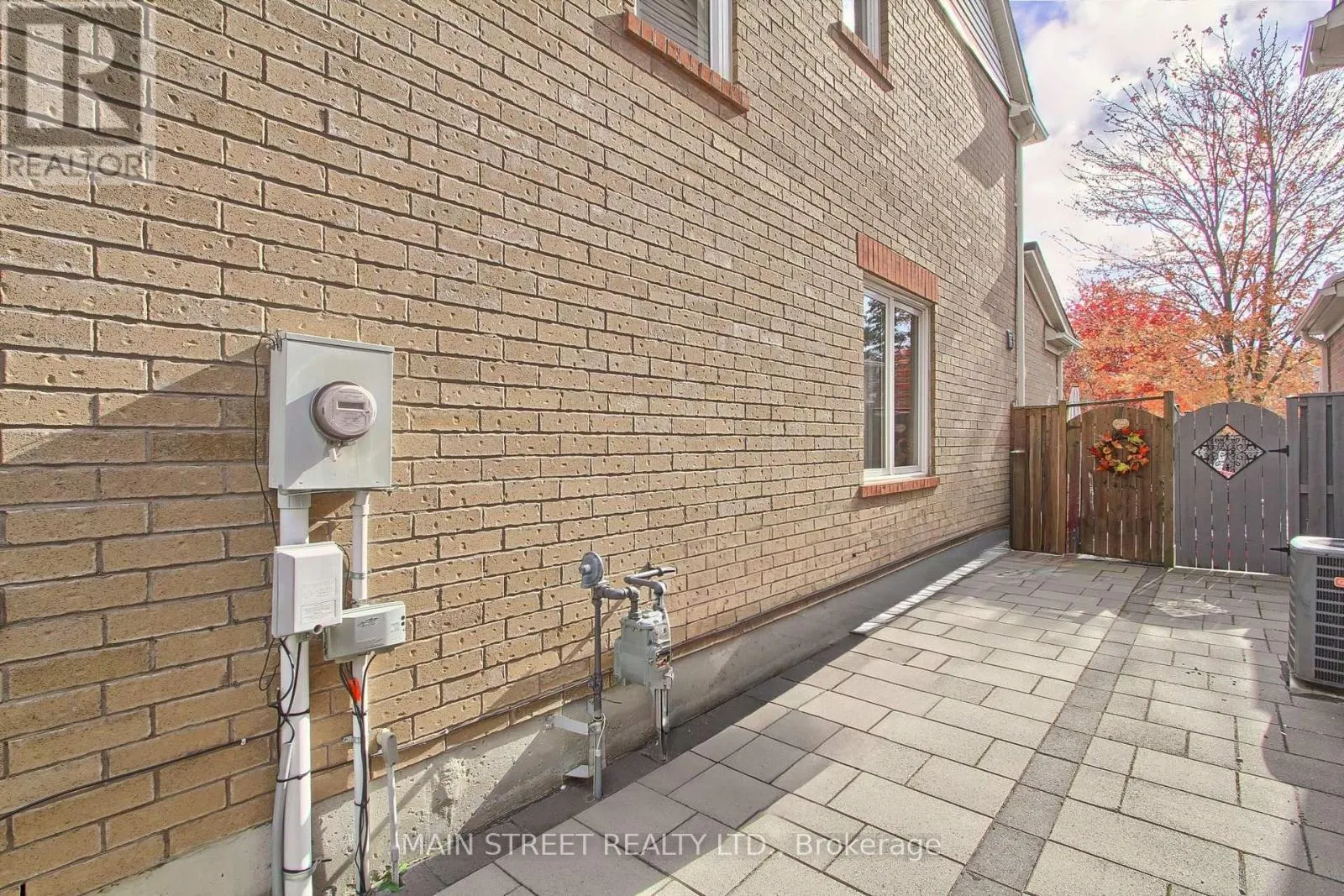 46 MILTROSE CRESCENT