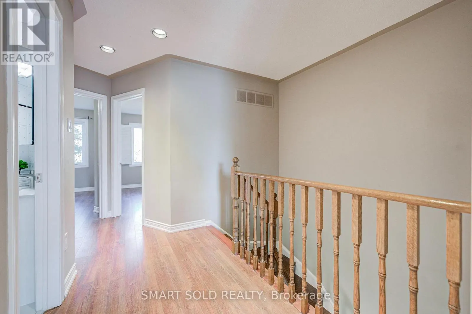 184 - 18 CLARK AVENUE W