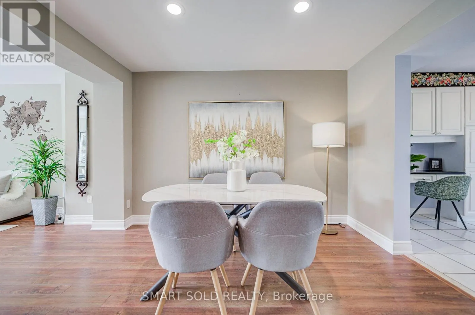 184 - 18 CLARK AVENUE W
