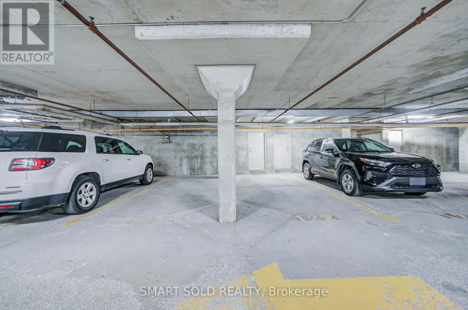 184 - 18 CLARK AVENUE W