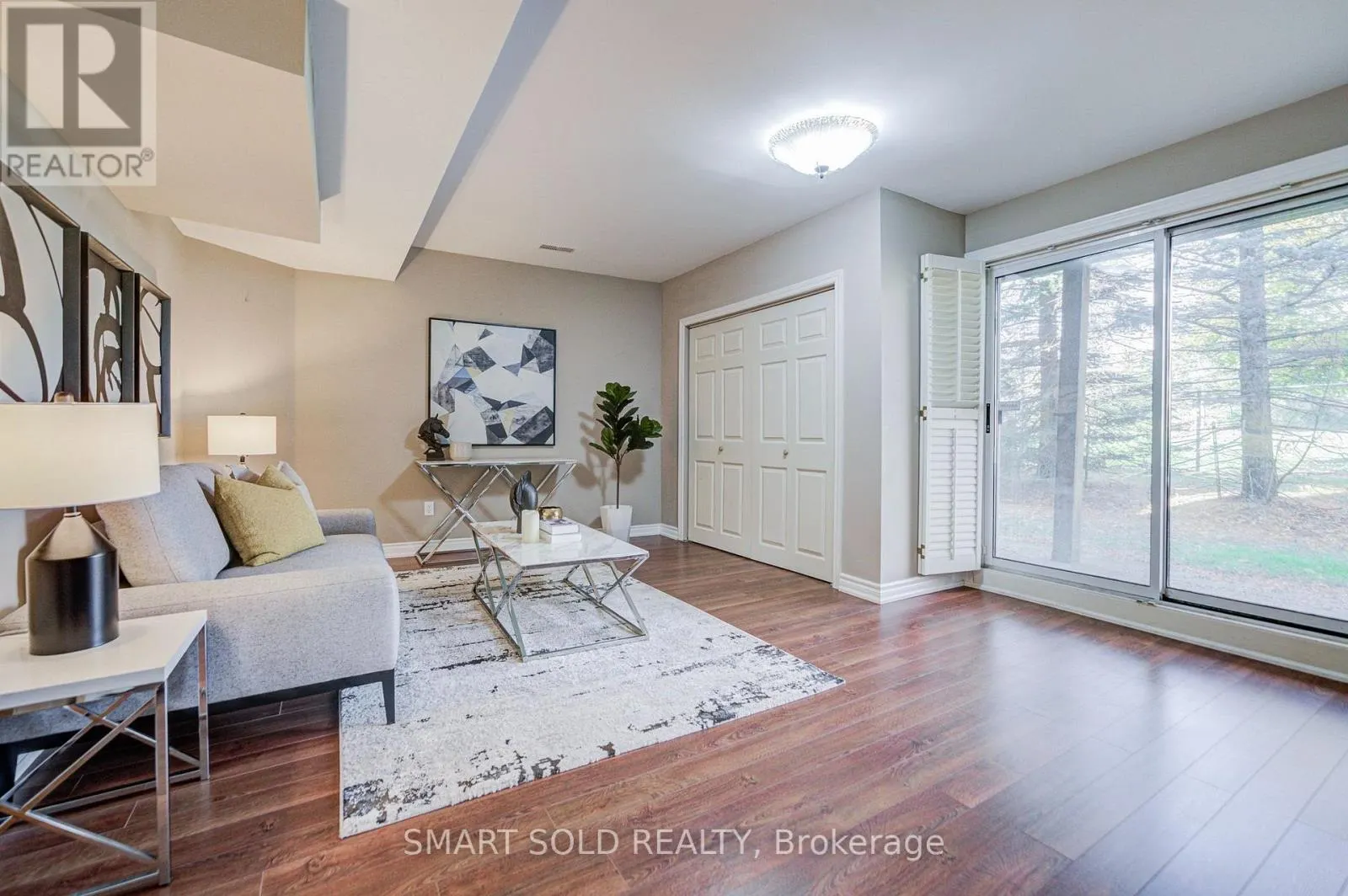 184 - 18 CLARK AVENUE W