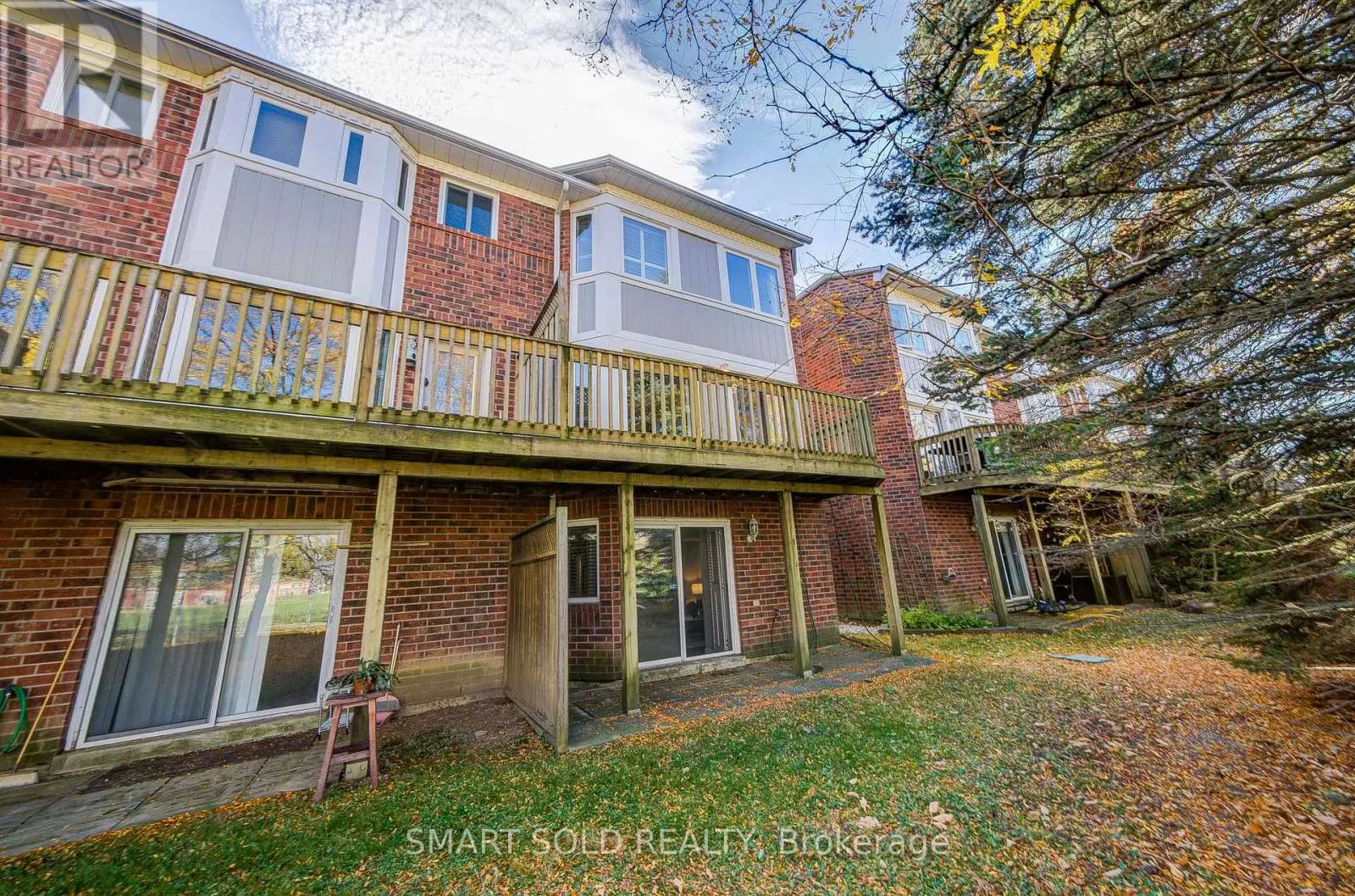 184 - 18 CLARK AVENUE W