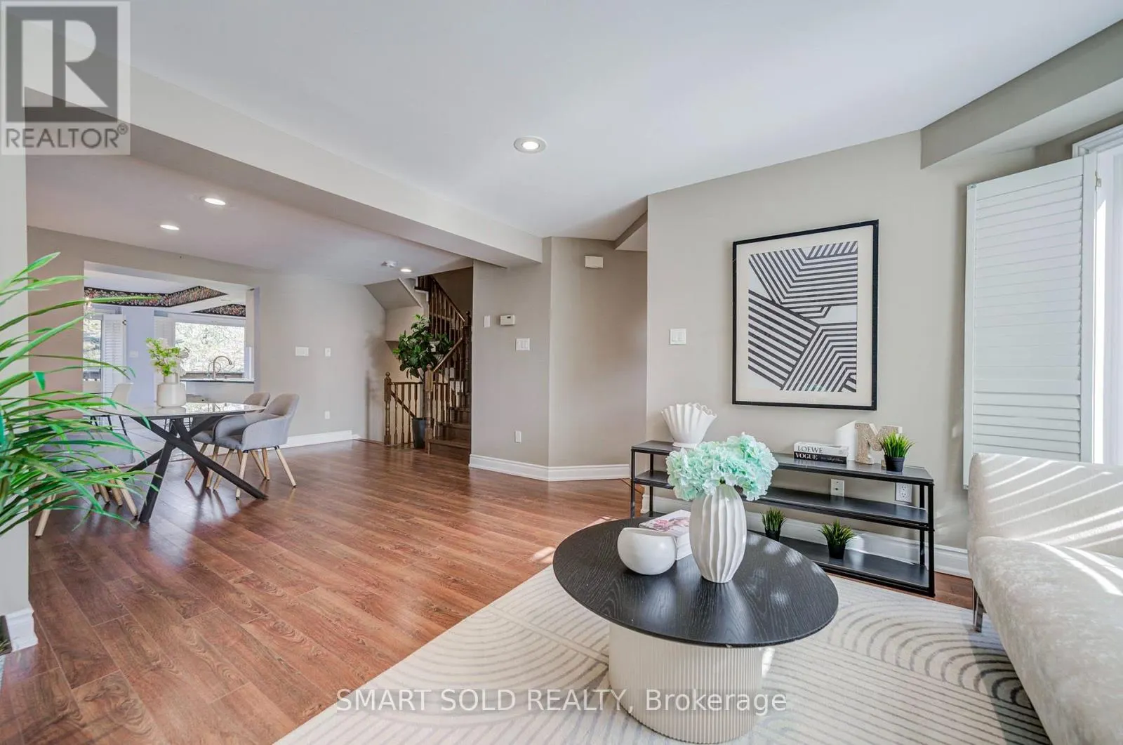 184 - 18 CLARK AVENUE W