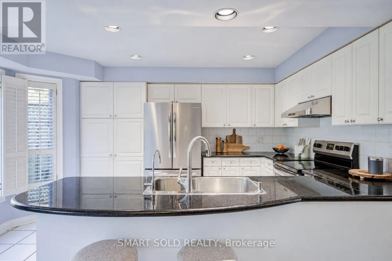 184 - 18 CLARK AVENUE W