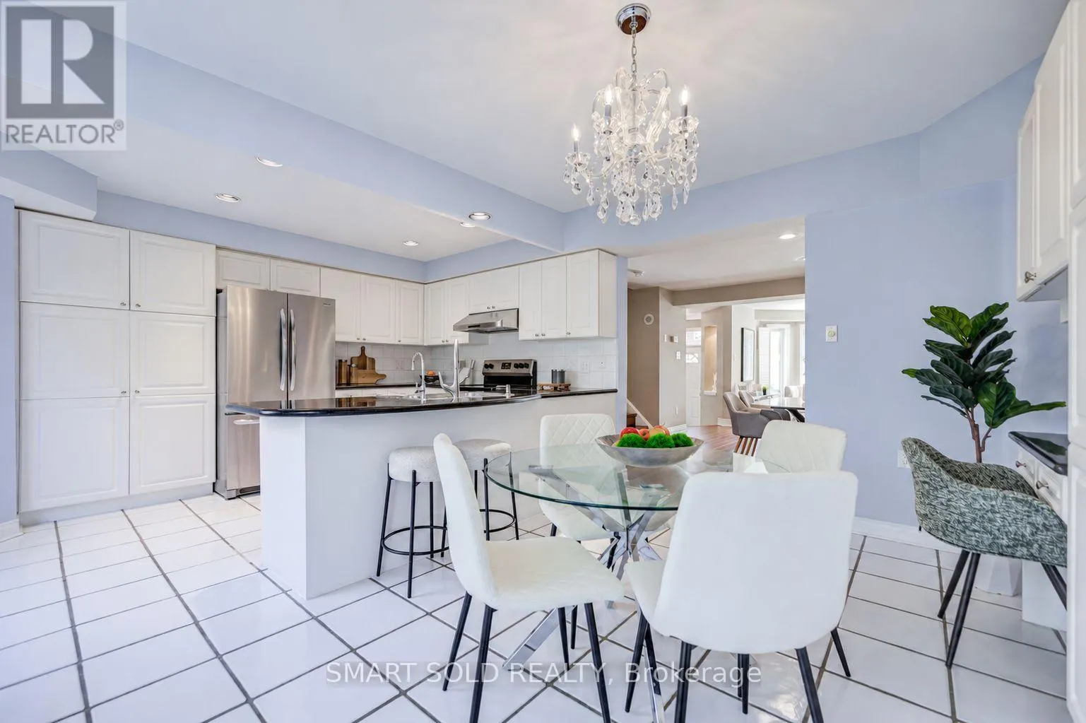 184 - 18 CLARK AVENUE W