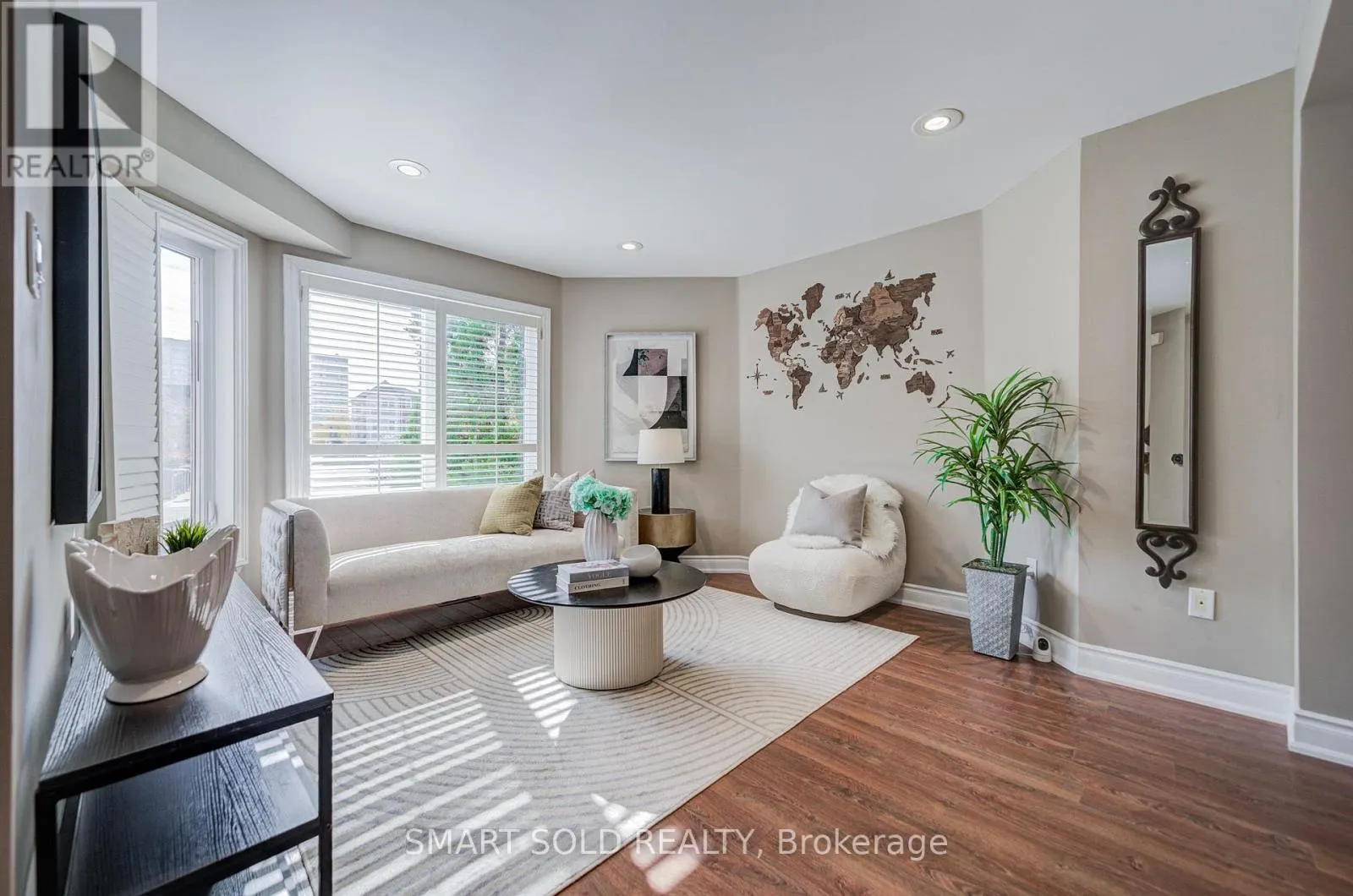184 - 18 CLARK AVENUE W