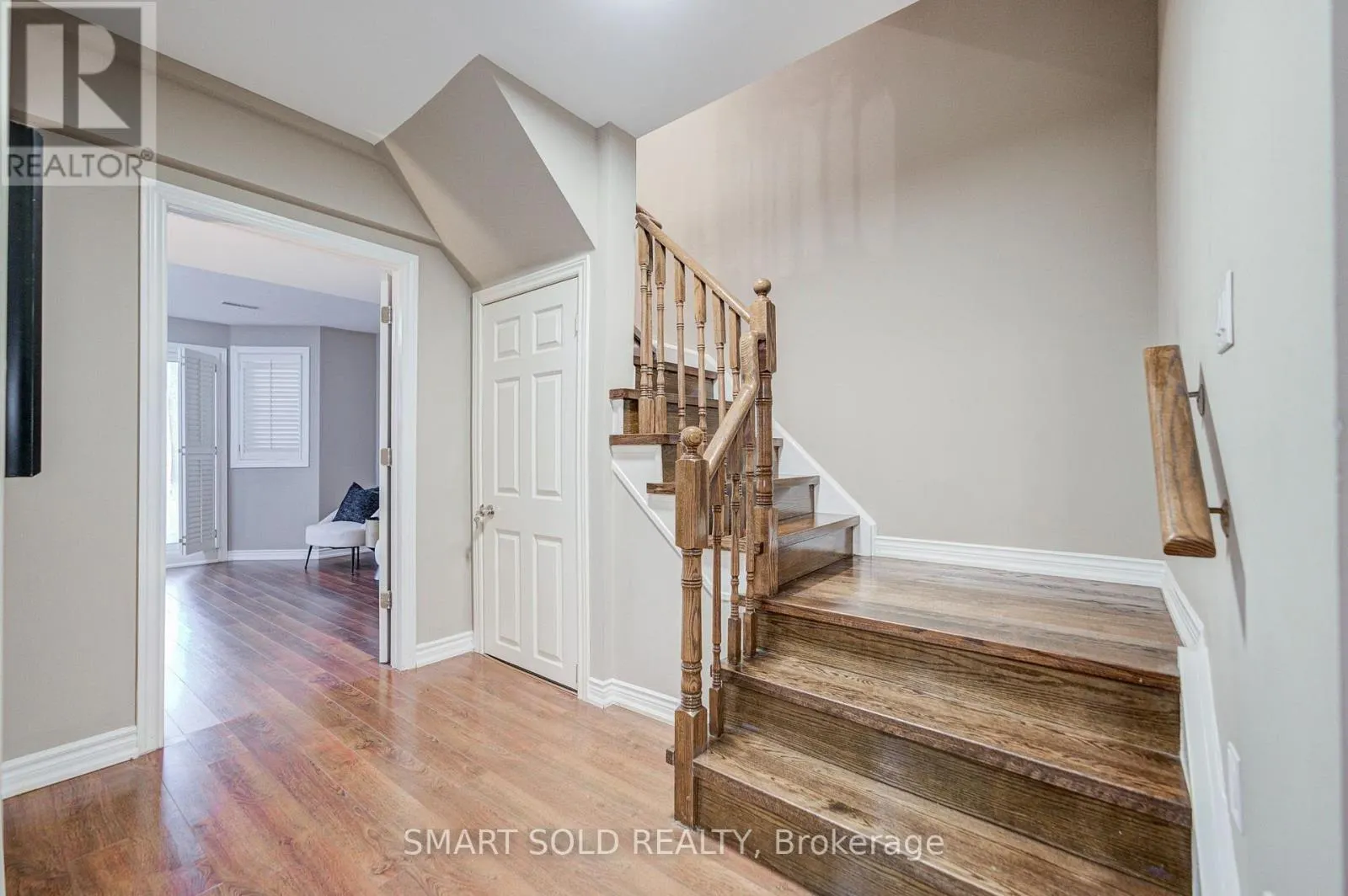 184 - 18 CLARK AVENUE W