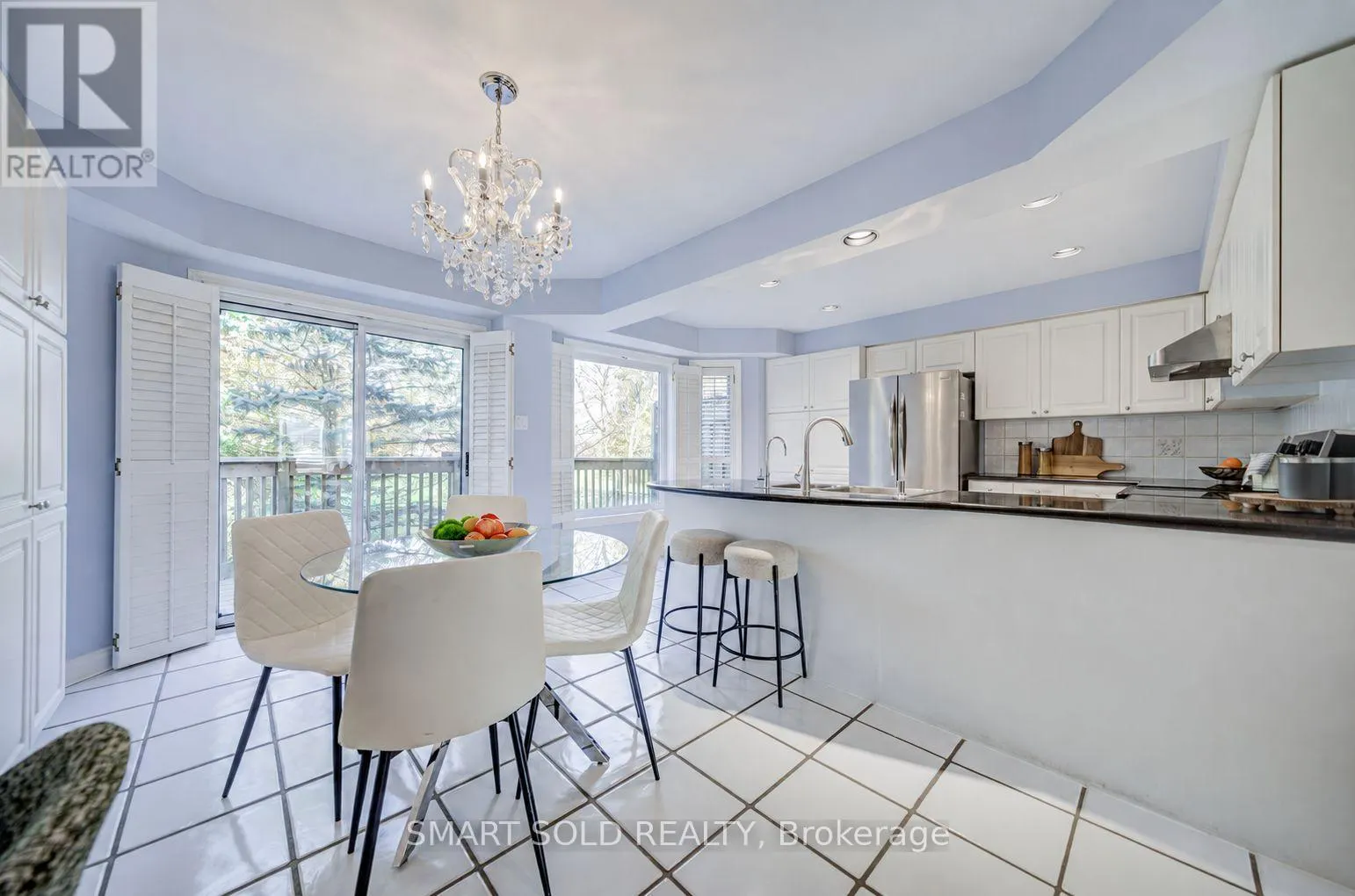 184 - 18 CLARK AVENUE W