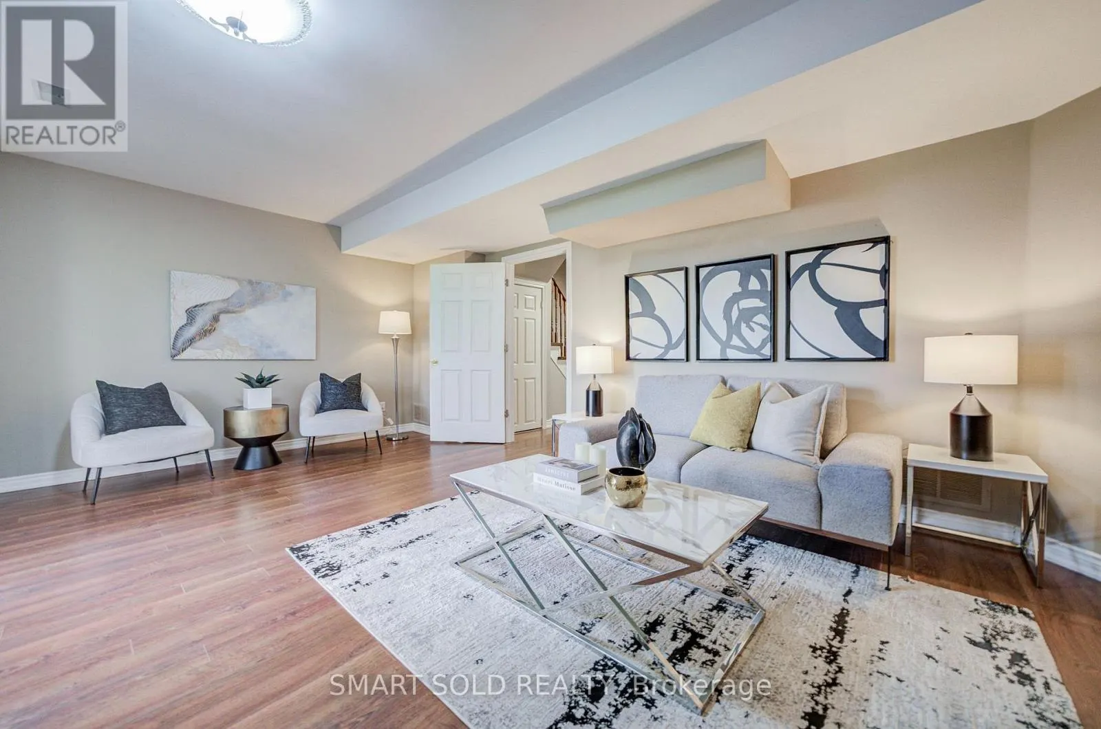 184 - 18 CLARK AVENUE W