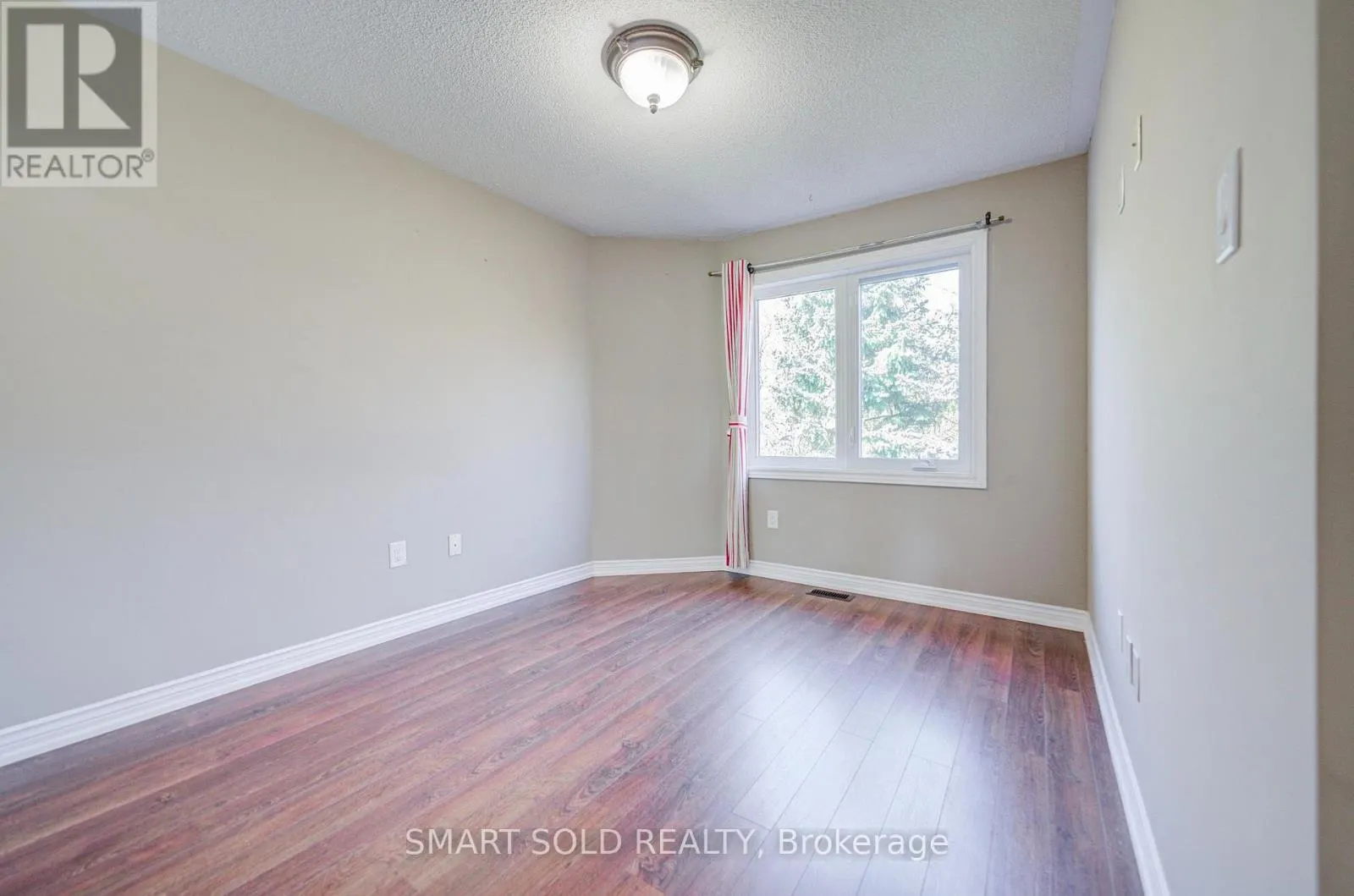 184 - 18 CLARK AVENUE W