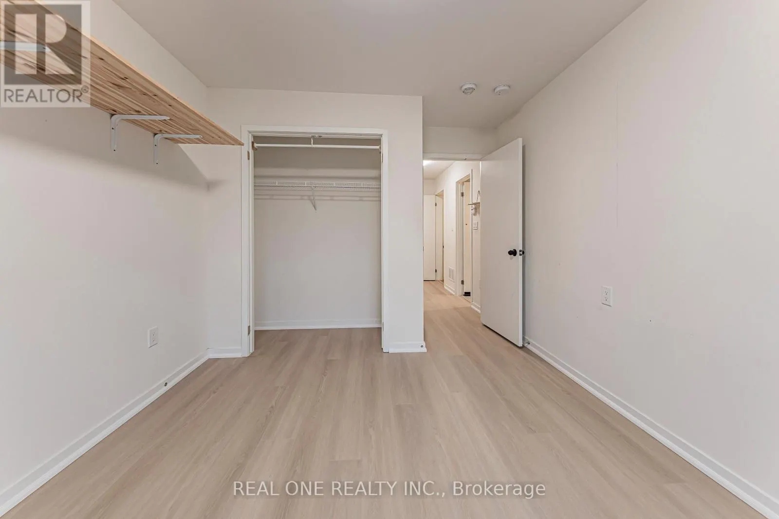 22 ANDALUSIA LANE