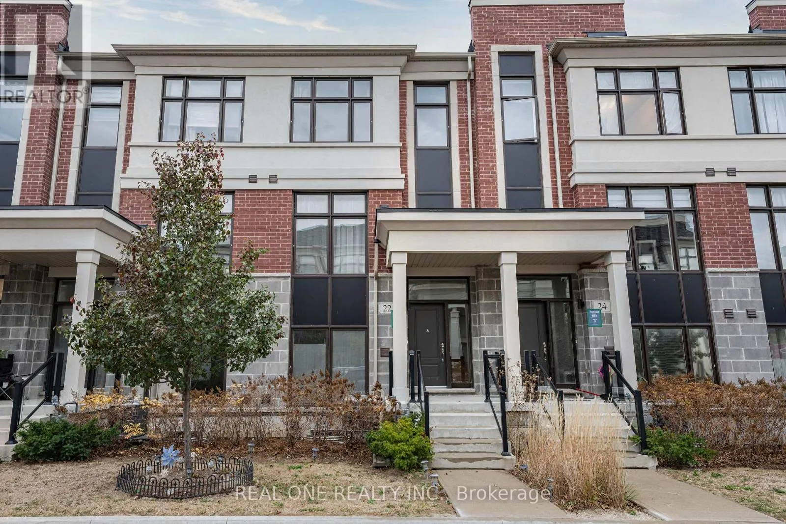 22 ANDALUSIA LANE