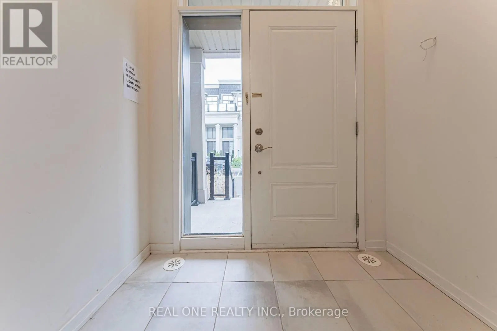 22 ANDALUSIA LANE