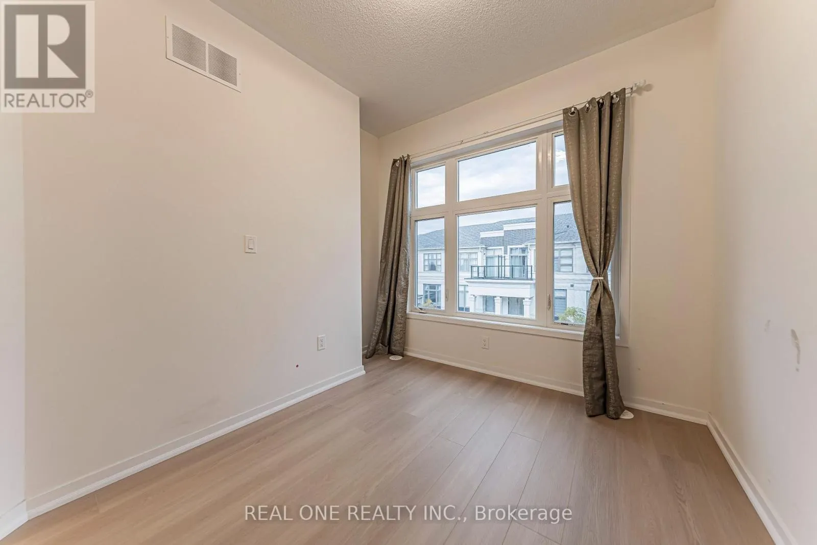 22 ANDALUSIA LANE