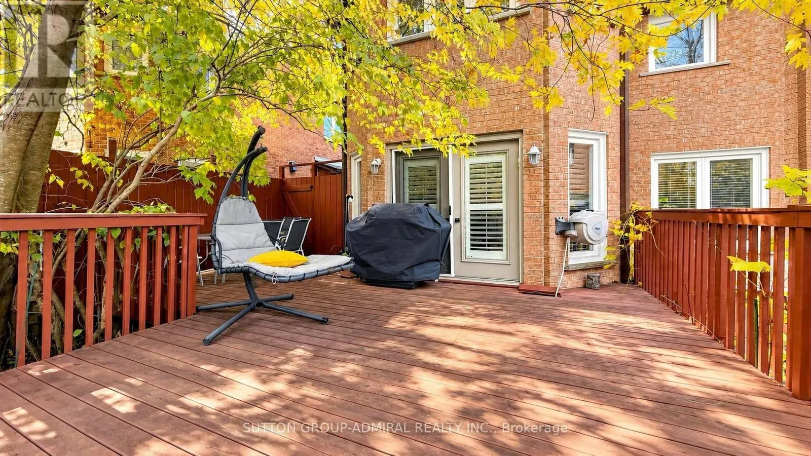 104 TOPHAM CRESCENT