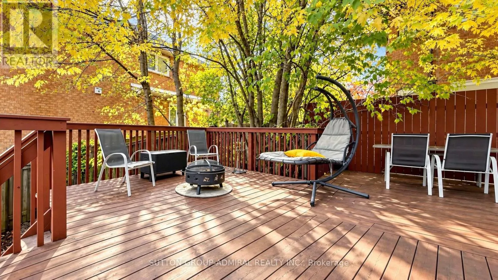 104 TOPHAM CRESCENT