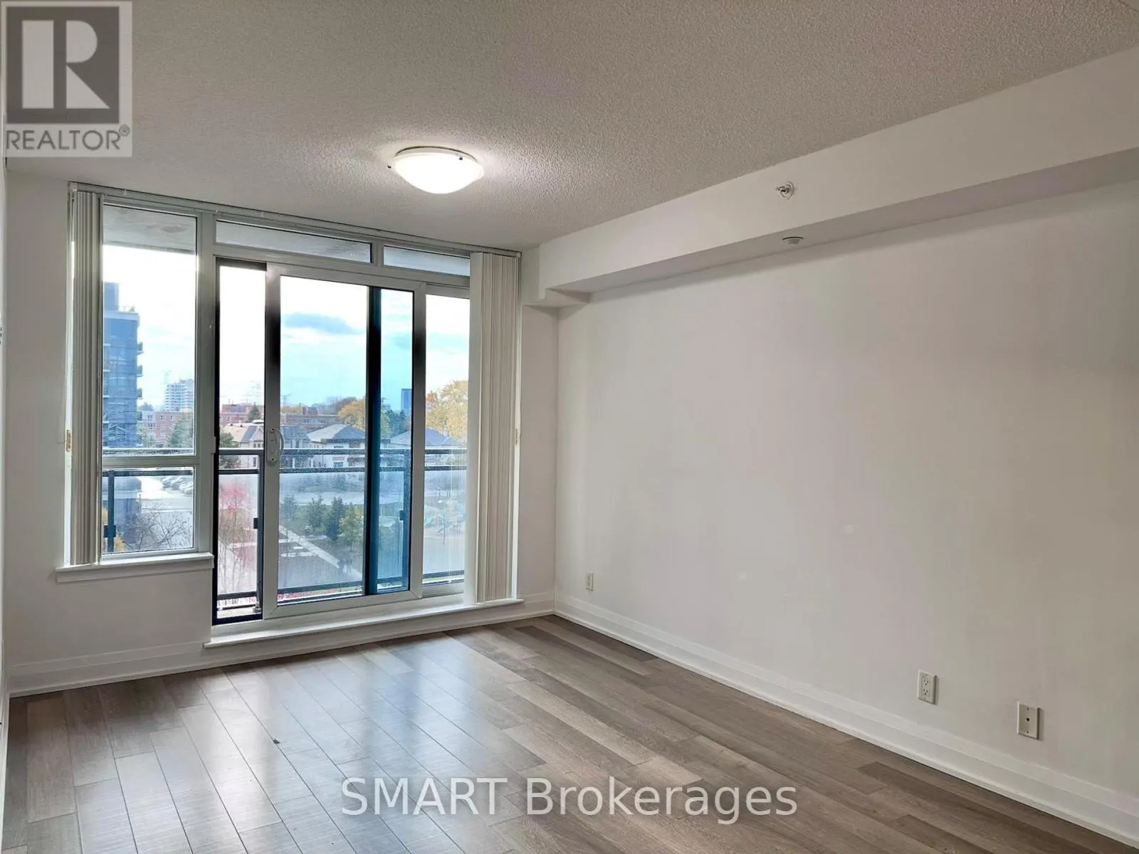 721 - 372 HIGHWAY 7 E