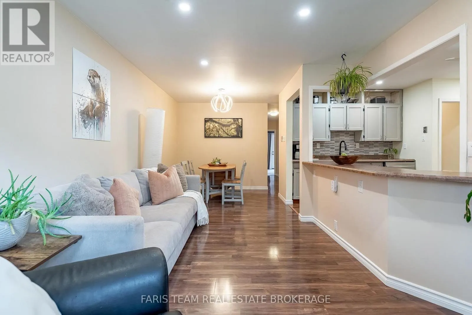 107 WILLOW LANE
